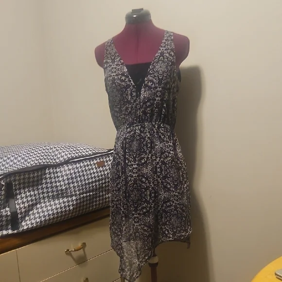 Black Patterned Dress - Picture 1 of 3